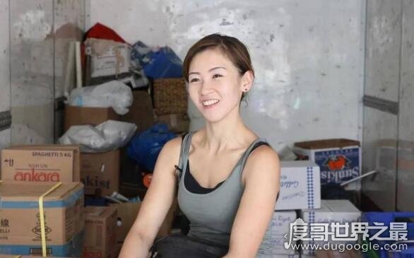 香港最性感女搬运工,明明可以靠颜值偏偏扛起了重担